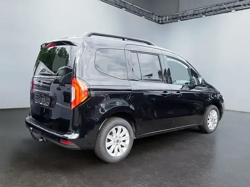 Gebraucht Mercedes T180 Progressive 131 PS (96 kW) 2025 Schwarz Van / Kleinbus