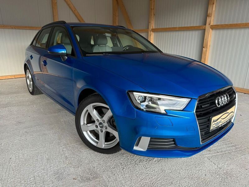 Blau Gebraucht 2018 Audi A3 Sport Limousine | 19.350 € (Fairer Preis) - Bild 1/4