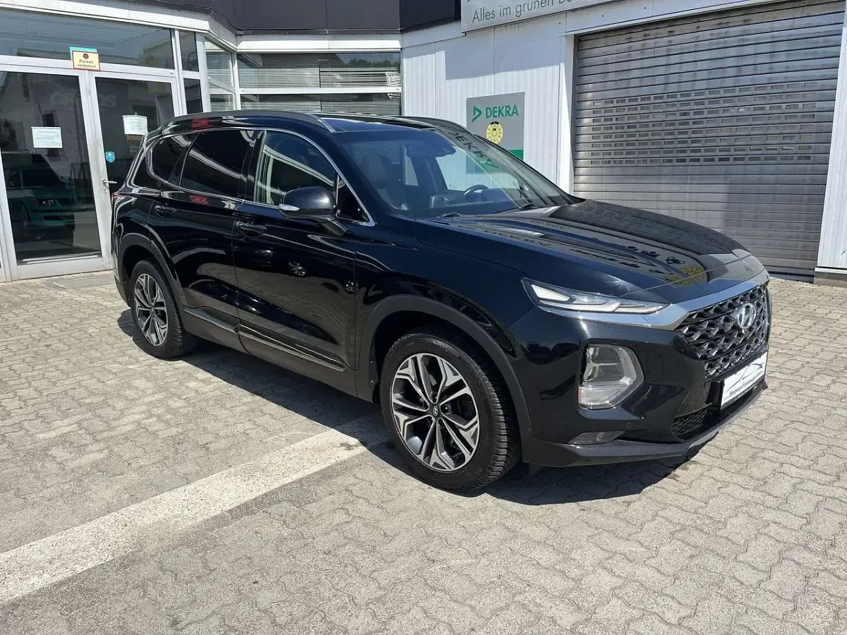 Gebraucht Hyundai Santa Fe Premium 200 PS (147 kW) 2019 Phantom black / mic SUV