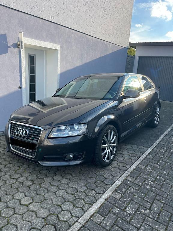 Grau Gebraucht 2009 Audi A3 Attraction Kombi | 4.950 € (Etwas zu teuer) - Bild 1/4
