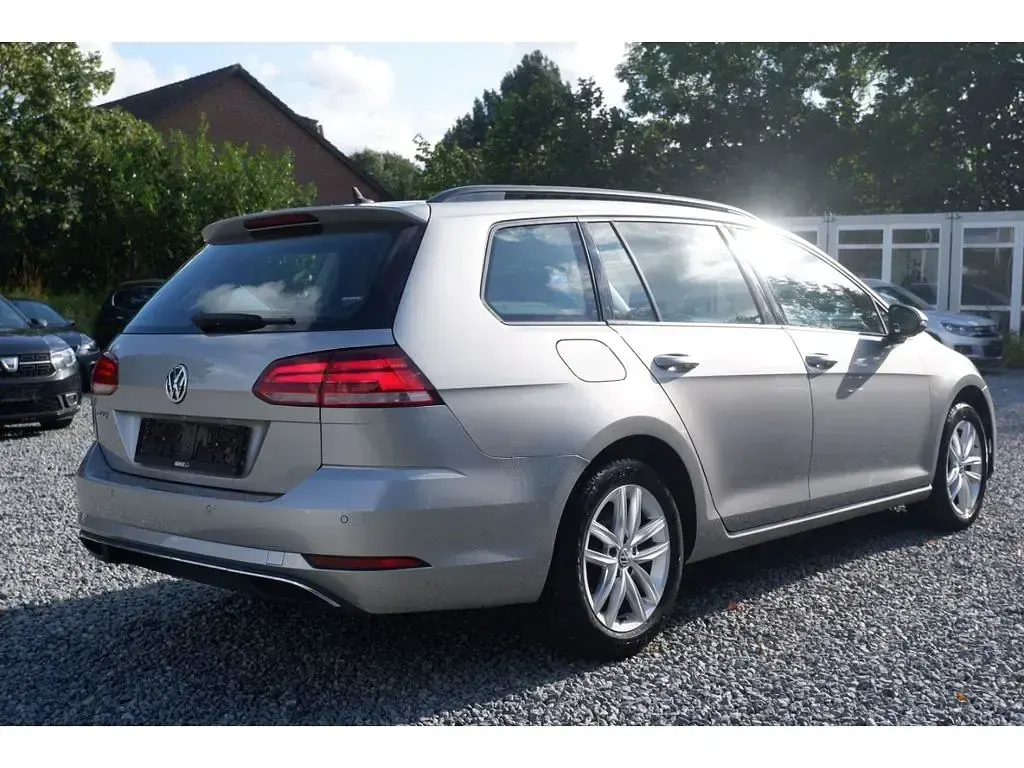 Gebraucht VW Golf VII Comfortline 150 PS (110 kW) 2019 Silber Limousine