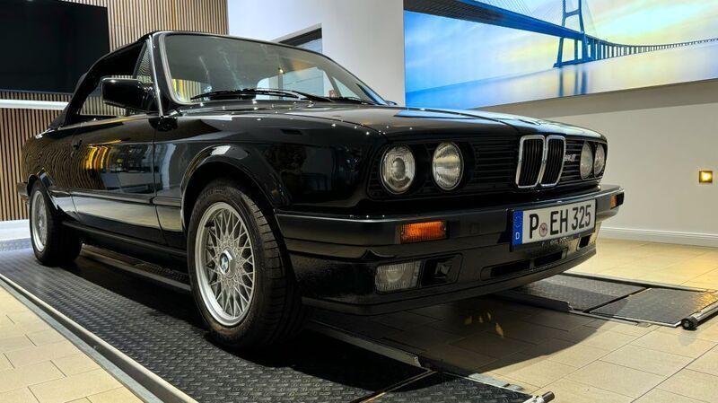Gebraucht BMW 325 Cabriolet Performance 170 PS (125 kW) 1992 Schwarz Cabrio
