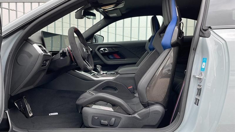 Neu BMW M2 Shadowline 480 PS (353 kW) 2025 M brooklyn grau metallic Coupé