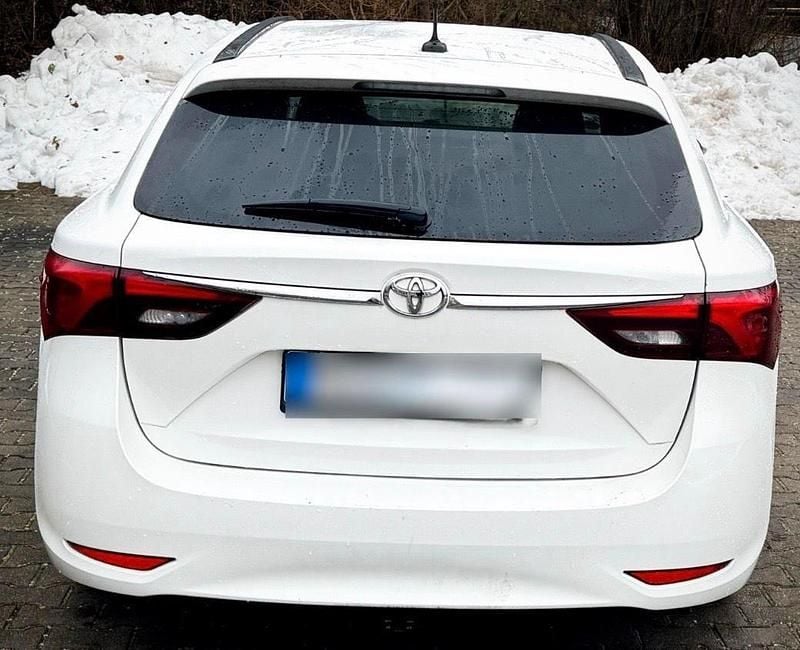 Gebraucht Toyota Avensis Edition-S 142 PS (104 kW) 2016 Weiß Kombi