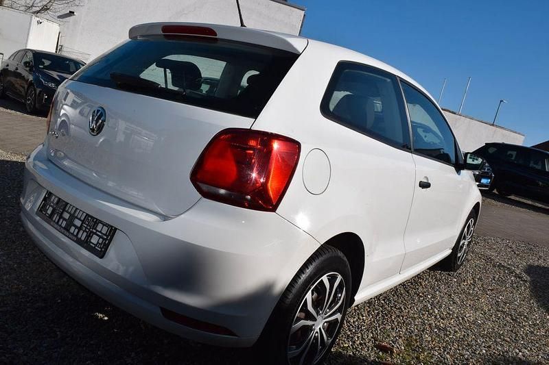 Gebraucht VW Polo Trendline 60 PS (44 kW) 2015 Weiß Kleinwagen