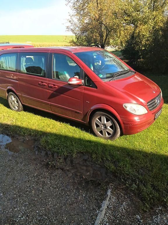 Rot Gebraucht 2006 Mercedes Viano Van / Kleinbus | 14.999 € (Etwas zu teuer) - Bild 1/4