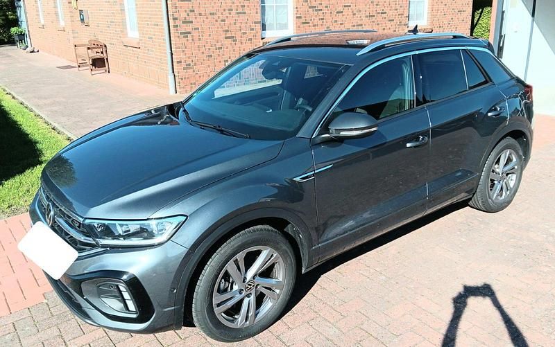 Grau Gebraucht 2024 VW T-Roc R-line SUV | 29.990 € (Superpreis) - Bild 1/4