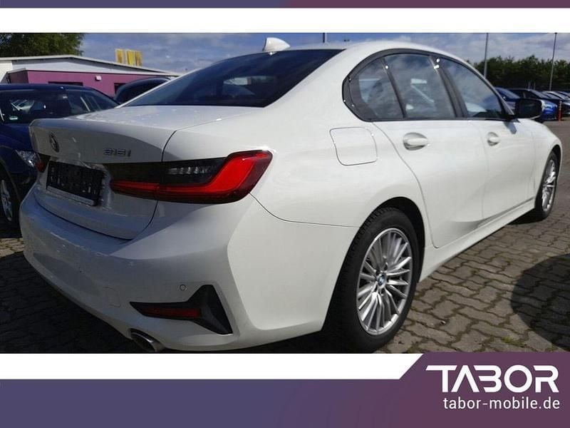 Gebraucht BMW 318 Sport Line 156 PS (114 kW) 2021 Weiß Limousine