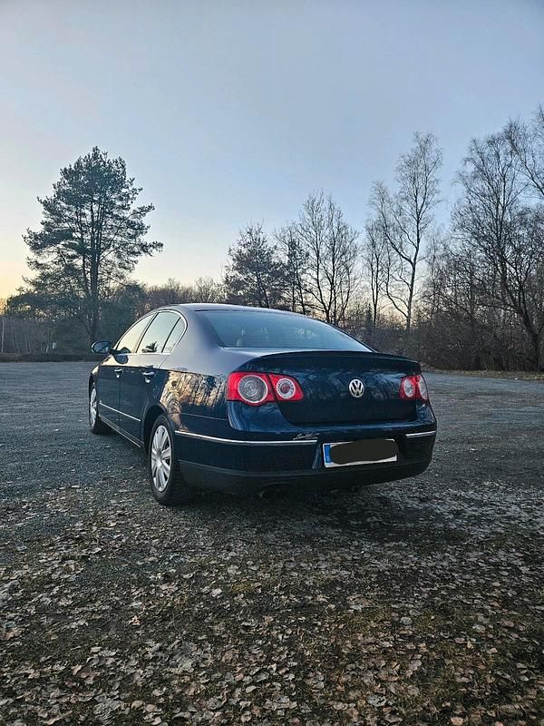 Gebraucht VW Passat Highline 150 PS (110 kW) 2005 Blau Limousine