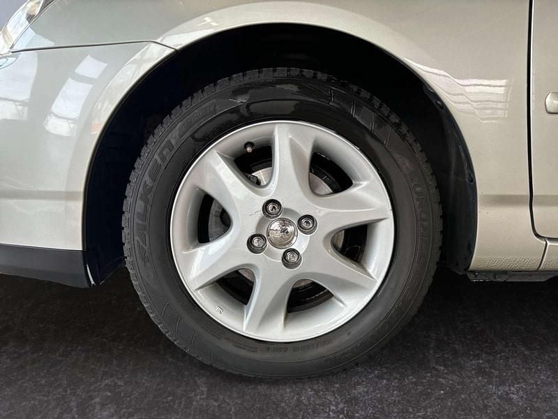 Gebraucht Toyota Corolla 99 PS (72 kW) 2006 Silber Limousine