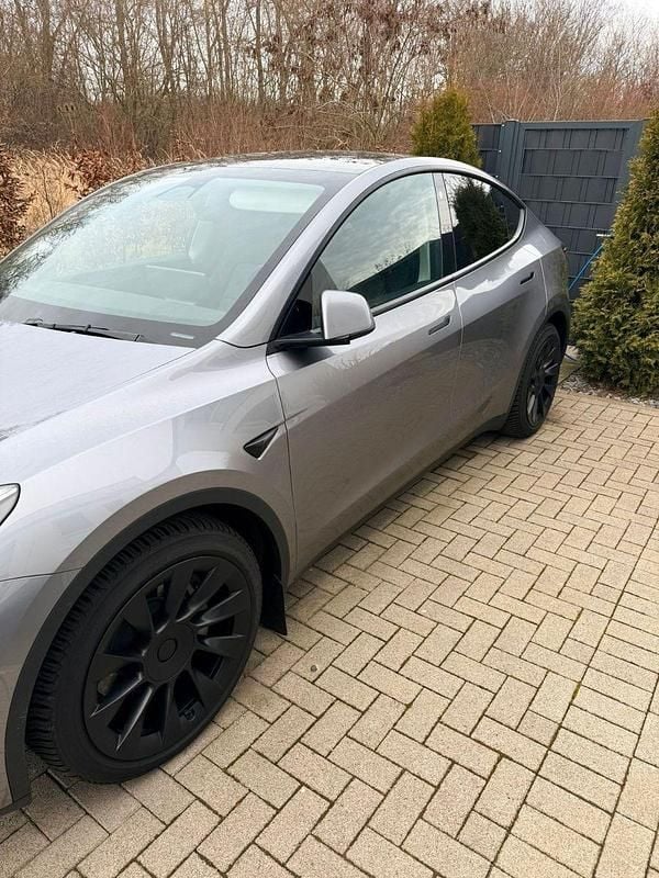Gebraucht Tesla Model Y Long Range AWD 378 kW (514 PS) 2023 Silber SUV