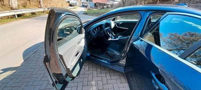 Gebraucht Volvo S60 163 PS (119 kW) 2012 Blau Limousine