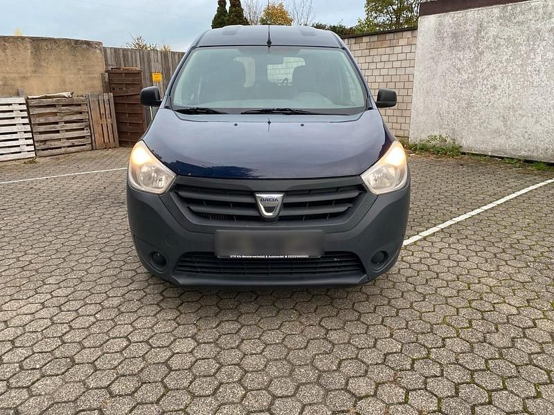 Blau Gebraucht 2013 Dacia Dokker Van / Kleinbus | 2.850 € - Bild 1/4