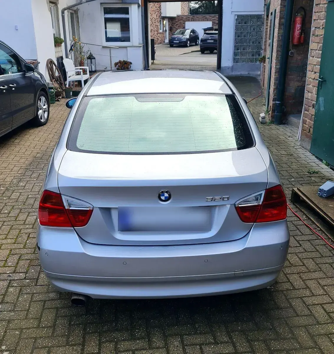 Second-hand BMW 320 150 CP (110 kW) 2006 Argintiu Berlinǎ