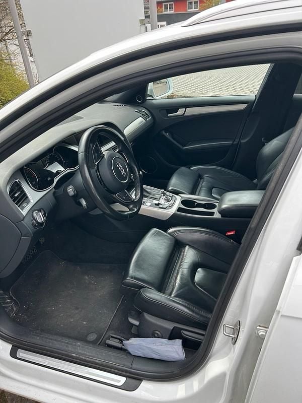 Second-hand Audi A4 190 CP (139 kW) 2015 Alb Break