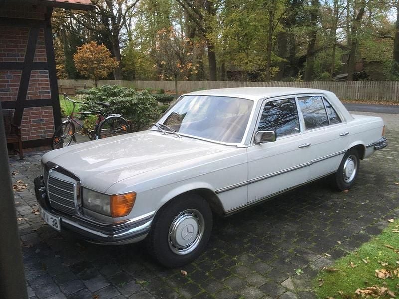 Weiß Gebraucht 1978 Mercedes 280 SE Limousine | 17.500 € - Bild 1/4