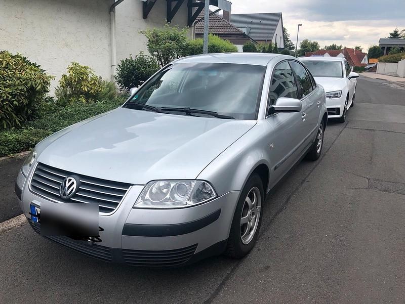 Silber Gebraucht 2002 VW Passat Limousine | 900 € (Guter Preis) - Bild 1/4