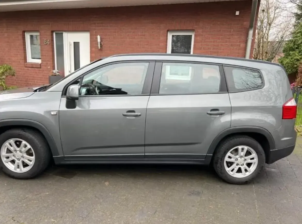 Gebraucht Chevrolet Orlando 163 PS (119 kW) 2012 Grau Van / Kleinbus