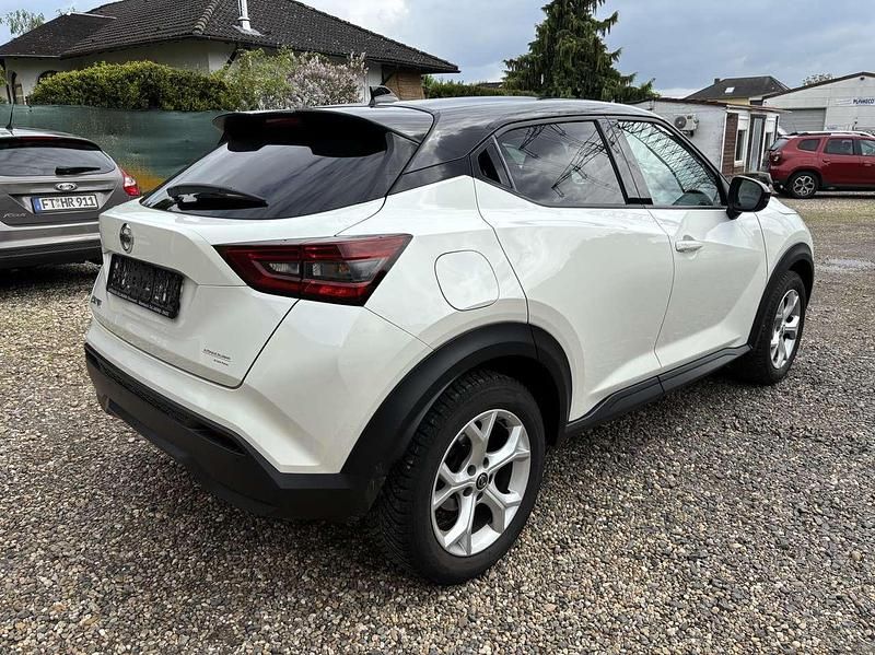 Gebraucht Nissan Juke N-Connecta 117 PS (86 kW) 2020 Pearl white/black m SUV