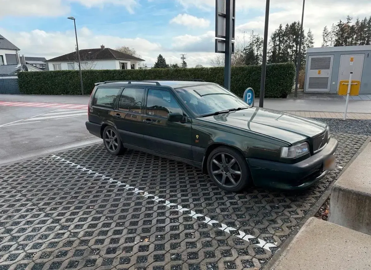 Gebraucht Volvo 850 250 PS (183 kW) 1996 Grün Kombi
