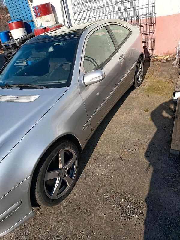 Gebraucht Mercedes C200 150 PS (110 kW) 2001 Silber Coupé