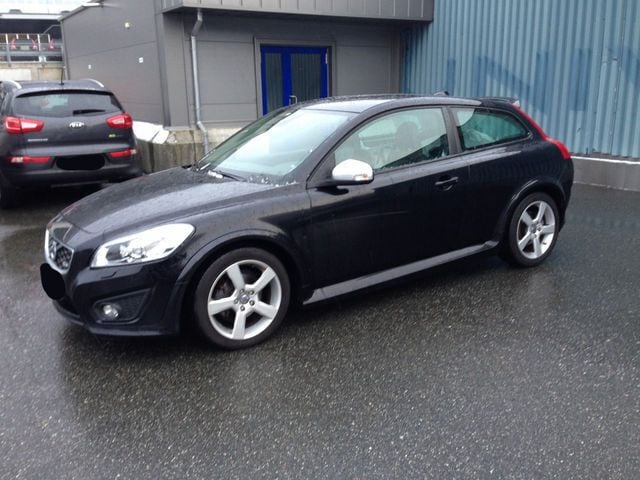 Gebraucht Volvo C30 R-Design Momentum 114 PS (83 kW) 2012 Schwarz metallic Kleinwagen