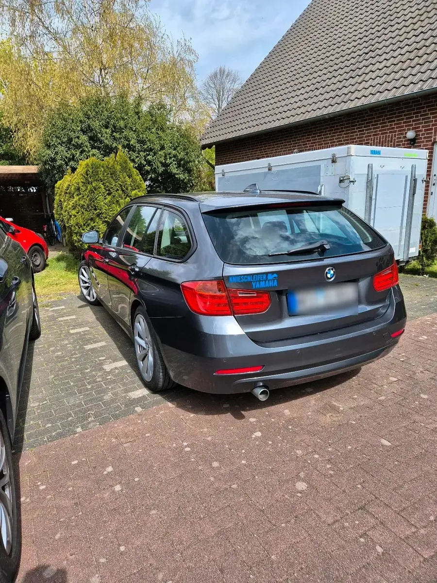 Gebraucht BMW 318 143 PS (105 kW) 2013 Grau Kombi