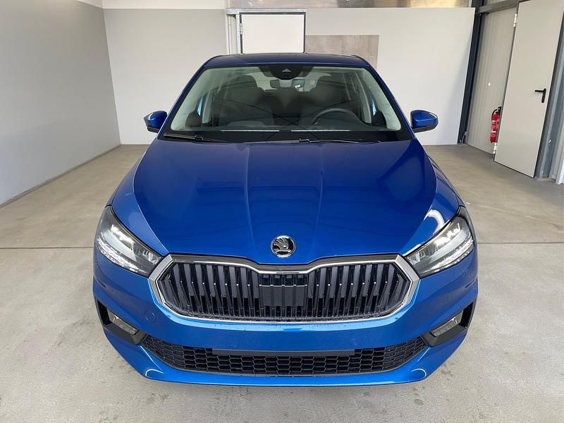 Neu Skoda Fabia Selection 95 PS (69 kW) 2025 [8x8x] race blue metallic [8x8x] race blue metallic Kleinwagen