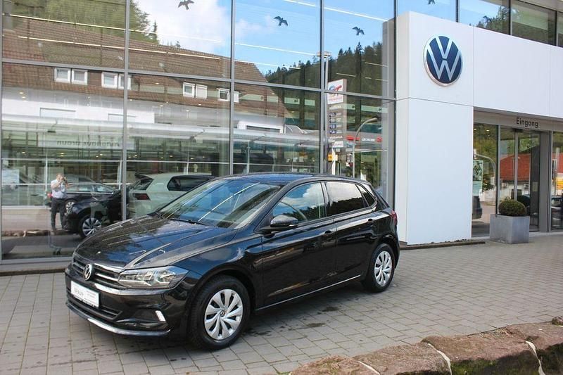 Schwarz Gebraucht 2021 VW Polo Comfortline Limousine | 15.990 € (Fairer Preis) - Bild 1/4