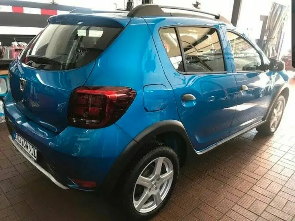 Gebraucht Dacia Sandero Stepway 90 PS (66 kW) 2016 Blau Limousine