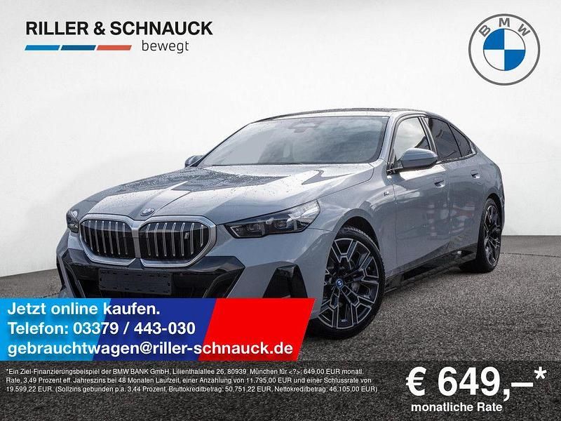 Grau Gebraucht 2024 BMW i5 M Sport Limousine | 57.900 € - Bild 1/4