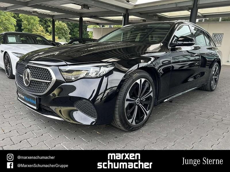 Lack obsidianschwarz Gebraucht 2024 Mercedes E300 Avantgarde Kombi | 52.760 € (Guter Preis) - Bild 1/4