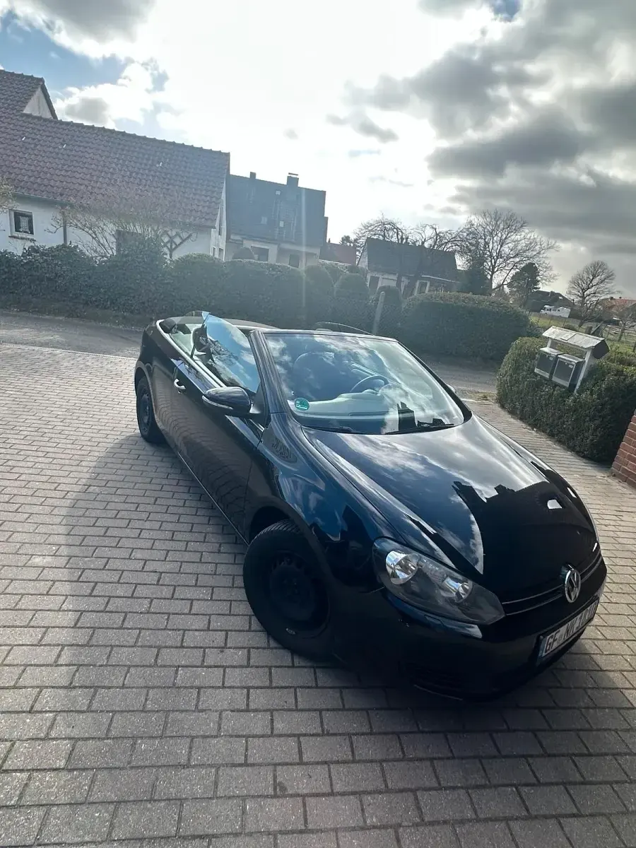 Gebraucht VW Golf 105 PS (77 kW) 2011 Schwarz Cabrio