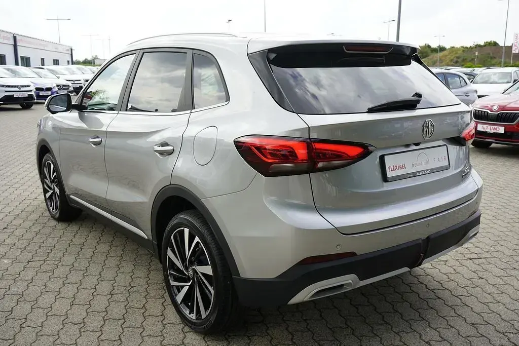 Neu MG ZS Luxury 197 PS (144 kW) 2026 Silber SUV