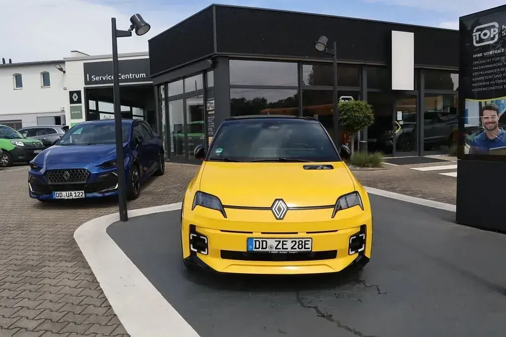 Neu Renault R5 Iconic 110 kW (150 PS) 2026 Gelb Kleinwagen