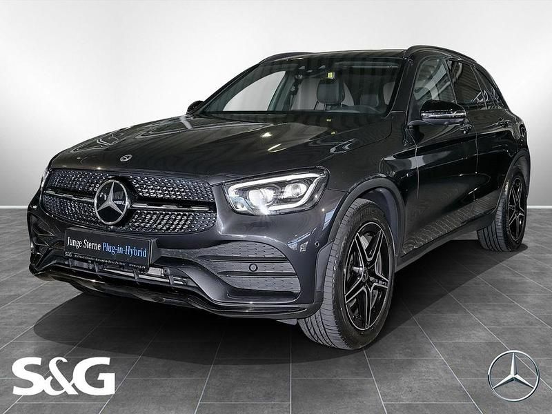 Metalliclack graphitgrau Gebraucht 2021 Mercedes GLC300e AMG SUV | 42.890 € (Teuer) - Bild 1/4