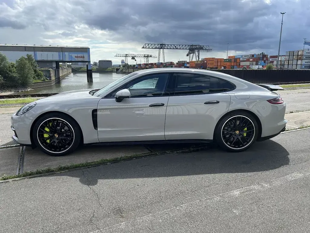 Gebraucht Porsche Panamera 462 PS (339 kW) 2018 Grau Kleinwagen