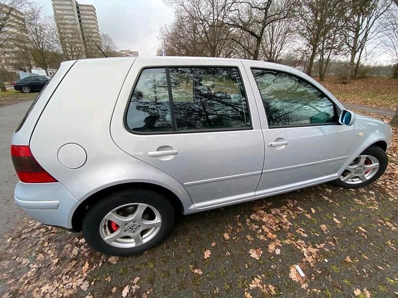 Silber Gebraucht 2000 VW Golf Limousine | 600 € (Superpreis) - Bild 1/4