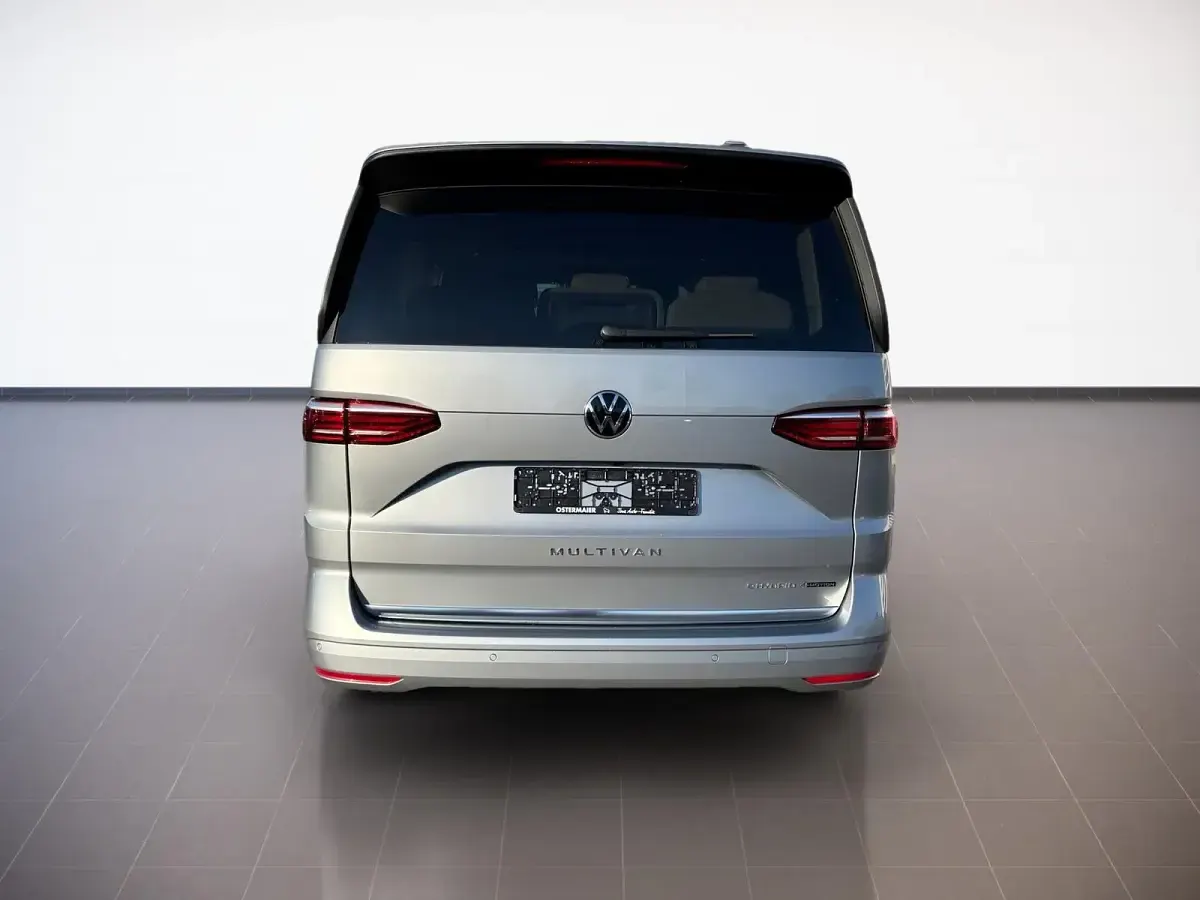 Neu VW Multivan Style 177 PS (130 kW) 2026 Monosilber Van / Kleinbus
