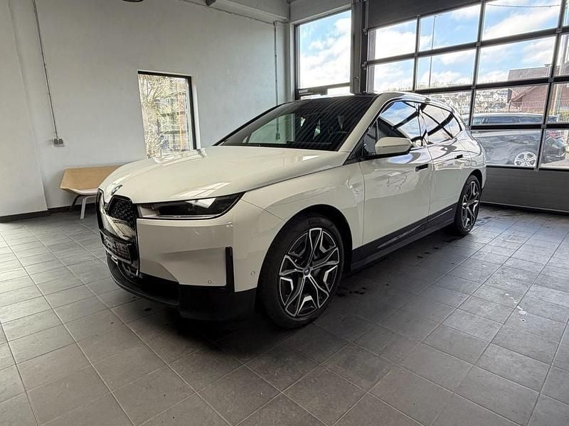 Gebraucht BMW iX 239 kW (326 PS) 2024 Alpinweiss iii SUV