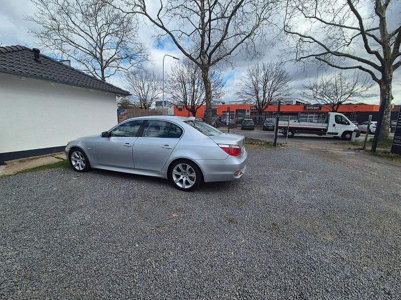 Silber Gebraucht 2005 BMW 525 Limousine | 3.500 € (Superpreis) - Bild 1/4