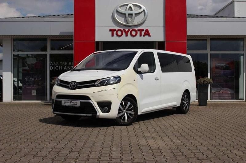 Schaumweiß Gebraucht 2019 Toyota Proace Comfort Van | 23.990 € (Guter Preis) - Bild 1/4