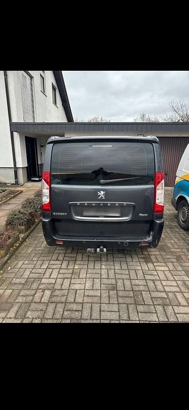Gebraucht Peugeot TePee 136 PS (100 kW) 2007 Schwarz Van / Kleinbus