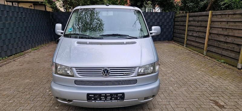 Usata VW Multivan 102 CV (75 kW) 2002 Argento Monovolume