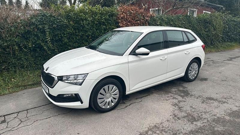 Gebraucht Skoda Scala Cool Plus 116 PS (85 kW) 2020 Weiß Kleinwagen