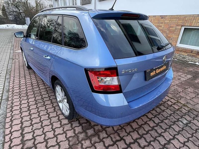 Gebraucht Skoda Fabia Joy 90 PS (66 kW) 2016 Blau Kombi