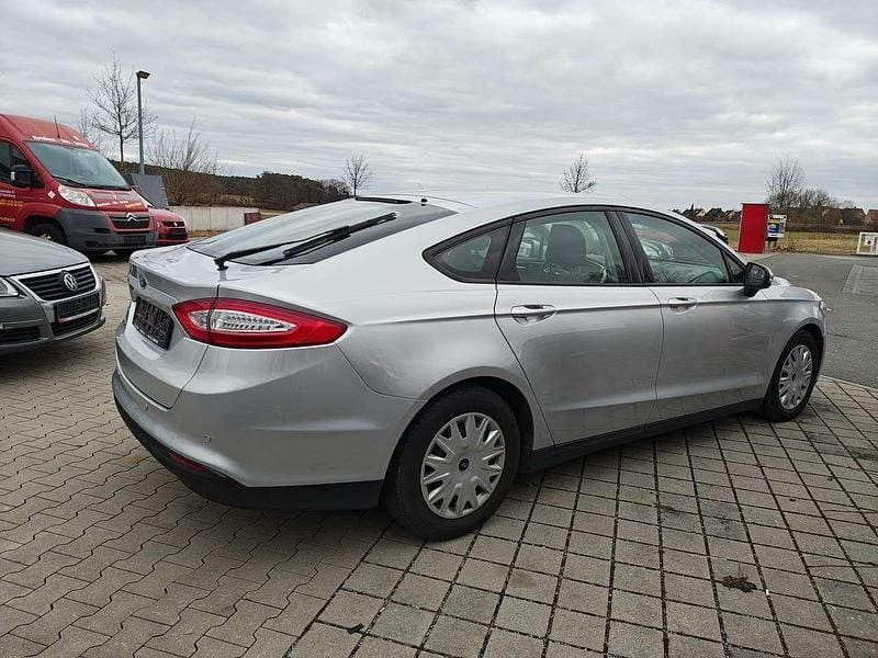 Gebraucht Ford Mondeo Trend 150 PS (110 kW) 2015 Polarsilber Limousine