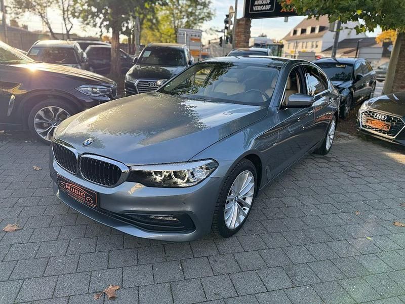 Blau Gebraucht 2017 BMW 530 Luxury Line Limousine | 27.850 € (Etwas zu teuer) - Bild 1/4