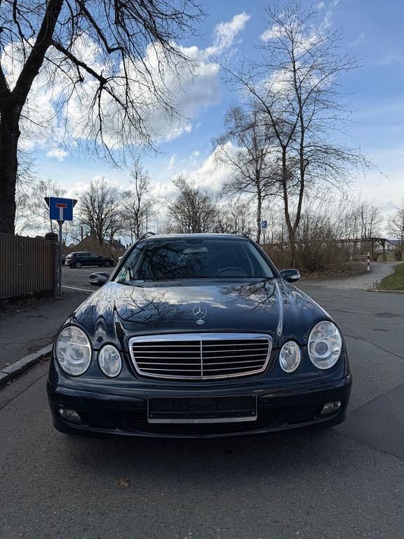 Second-hand Mercedes E280 177 CP (130 kW) 2005 Albastru Break