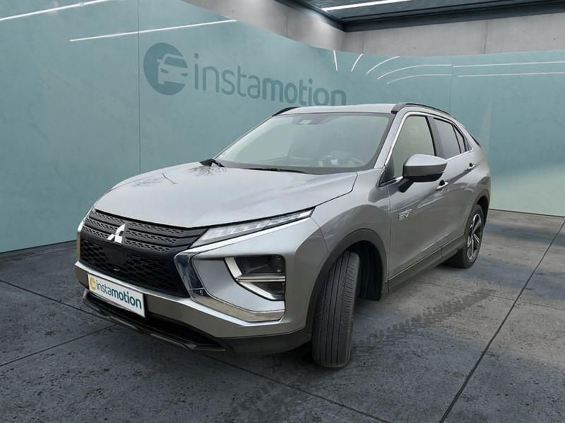 Grau Gebraucht 2022 Mitsubishi Eclipse SUV | 26.649 € - Bild 1/4